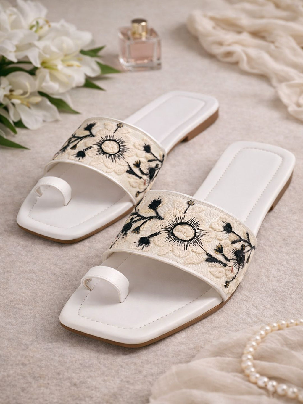 White Floral Embroidered Toe-Ring Flat Sandals